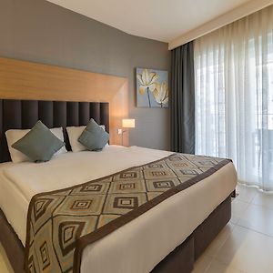 1 King 1 Twin Beds Suite