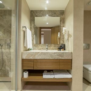 Junior Suite Land View